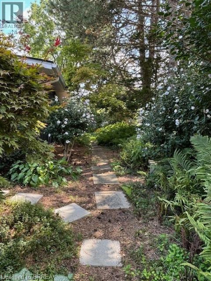 Photo 36 at 9 Summerhayes Crescent, Wyndham Hills, Brantford