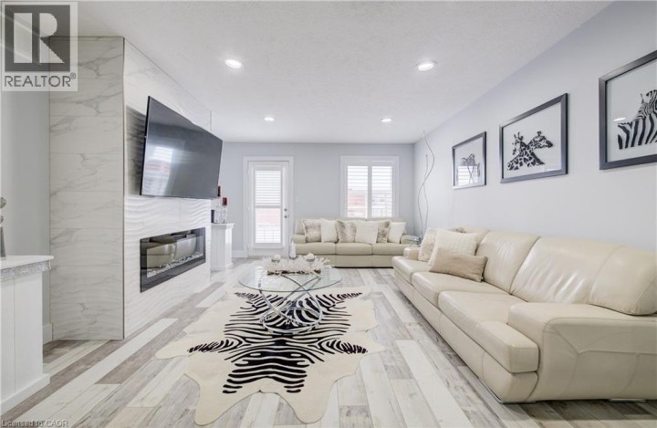 Photo 9 at 18 - 10 Isherwood Avenue, Elgin Park / Coronation, Cambridge