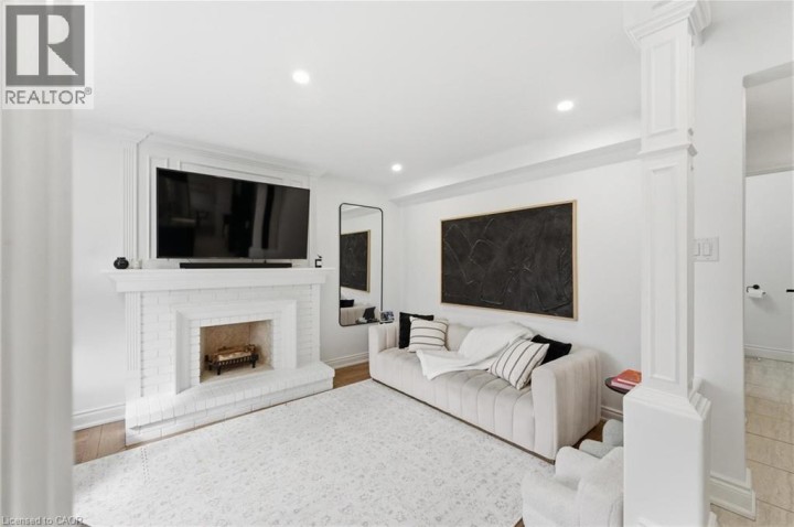 Photo 18 at 138 Miller Drive, Maple Lane Annex, Ancaster