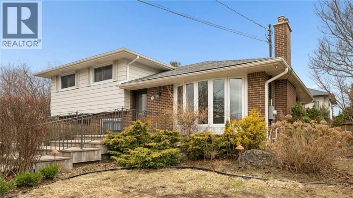 Photo 2 at 19 Douglas Road, Dancaster / Nakoma / Maple Lane, Ancaster