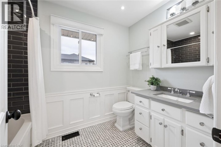 Photo 20 at 19 Douglas Road, Dancaster / Nakoma / Maple Lane, Ancaster