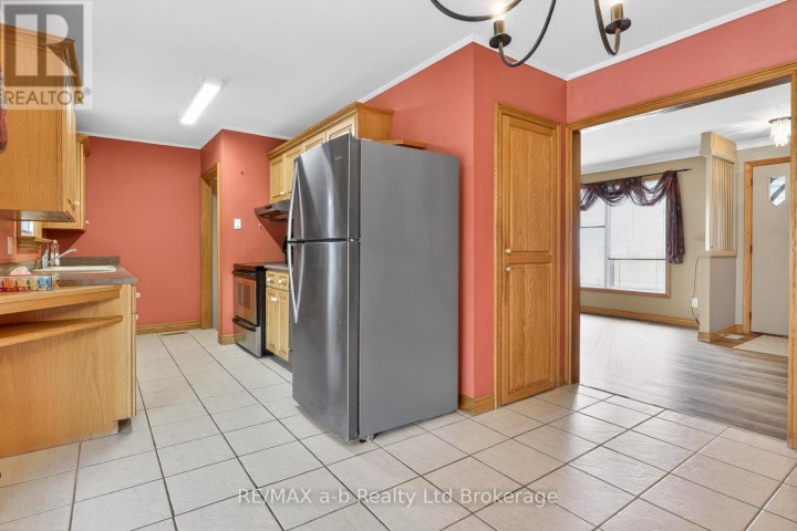 Photo 15 at 23 Glenn Avenue, Ingersoll - South, Ingersoll