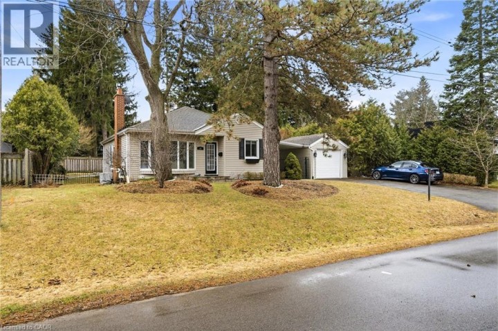 Photo 2 at 38 Parker Avenue, Oakhill / Clearview Ancaster Heights / Mohawk, Ancaster