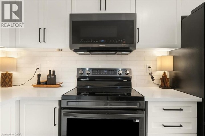 Photo 16 at 48 Manhattan Circle, Blackbridge / Fisher Mills / Glenchristie / Hagey / Silver Heights, Cambridge