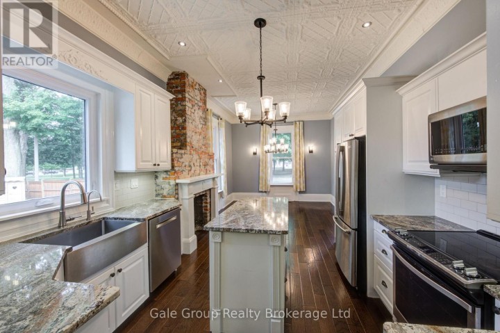 Photo 11 at 155 Vansittart Avenue, Woodstock - North, Woodstock