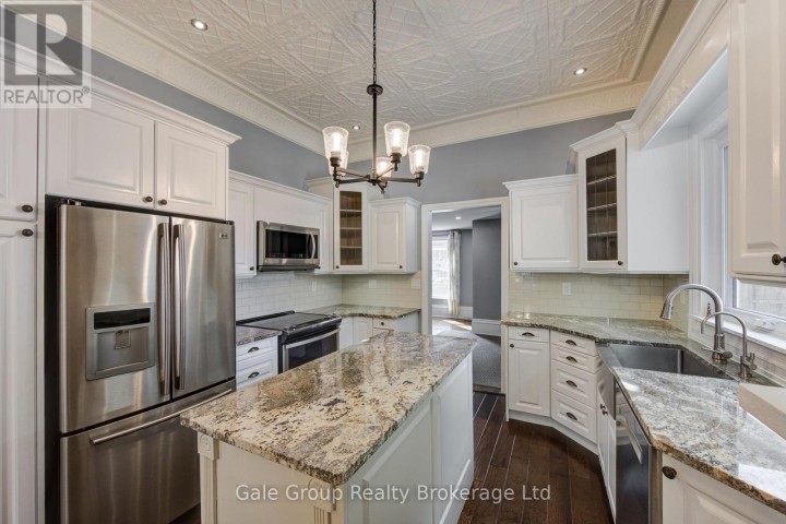 Photo 8 at 155 Vansittart Avenue, Woodstock - North, Woodstock