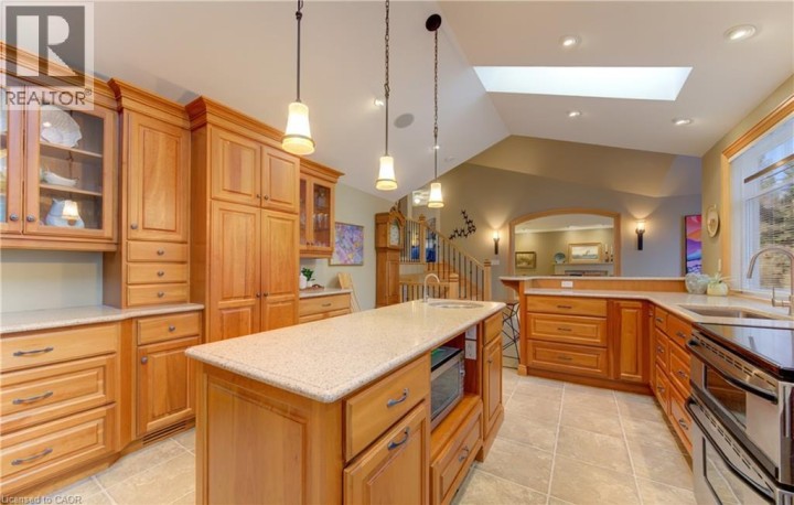 Photo 10 at 140 Aberdeen Road, Uptown Waterloo / Westmount, Kitchener