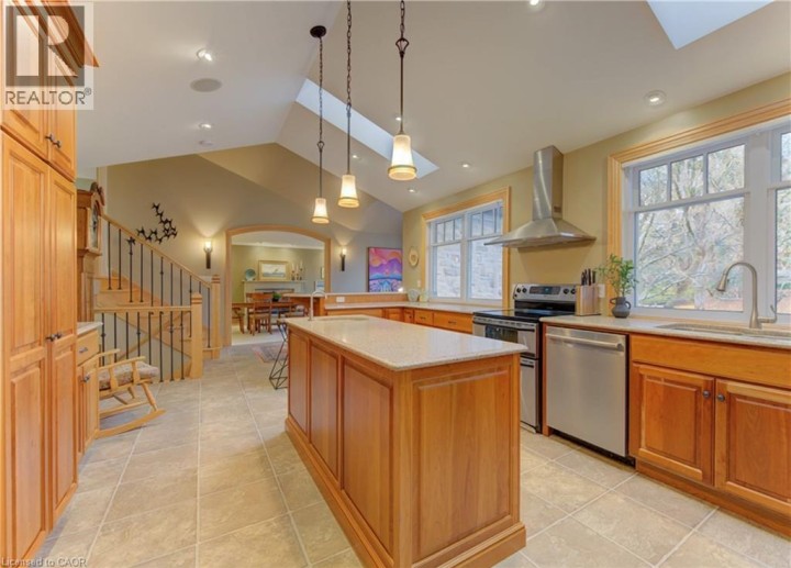 Photo 8 at 140 Aberdeen Road, Uptown Waterloo / Westmount, Kitchener