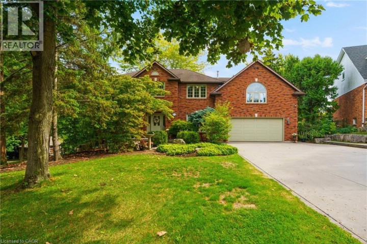 Photo 2 at 373 Brookview Court, Oakhill / Clearview Ancaster Heights / Mohawk, Ancaster