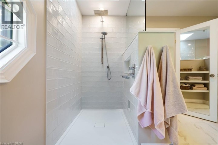 Photo 30 at 373 Brookview Court, Oakhill / Clearview Ancaster Heights / Mohawk, Ancaster