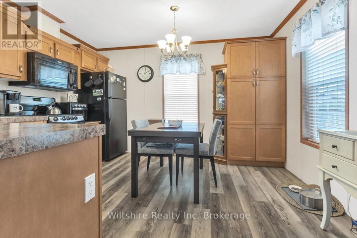 Photo 5 at 5W - 23 W North Street, Tillsonburg