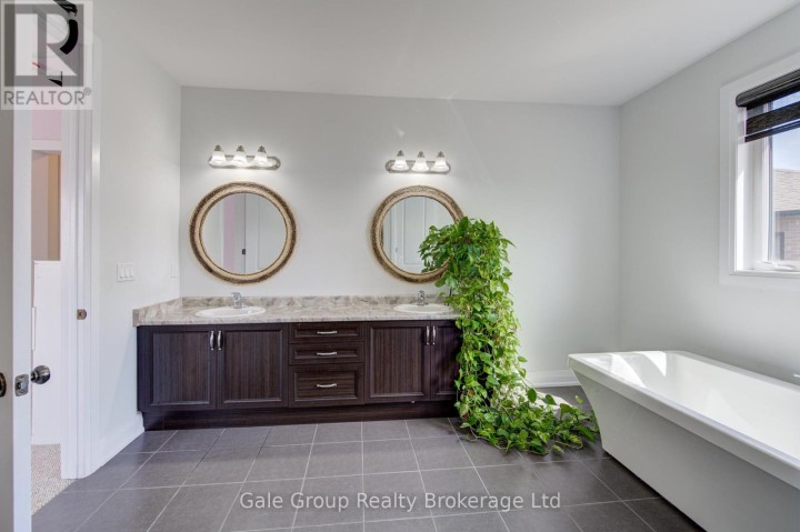 Photo 14 at 125 Prince Charles Crescent, Woodstock - North, Woodstock