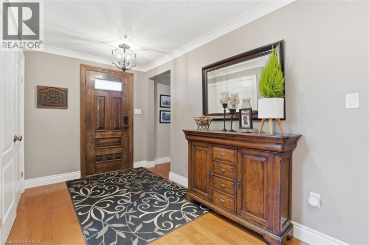 Photo 4 at 86 Elm Street, Henderson, Brantford