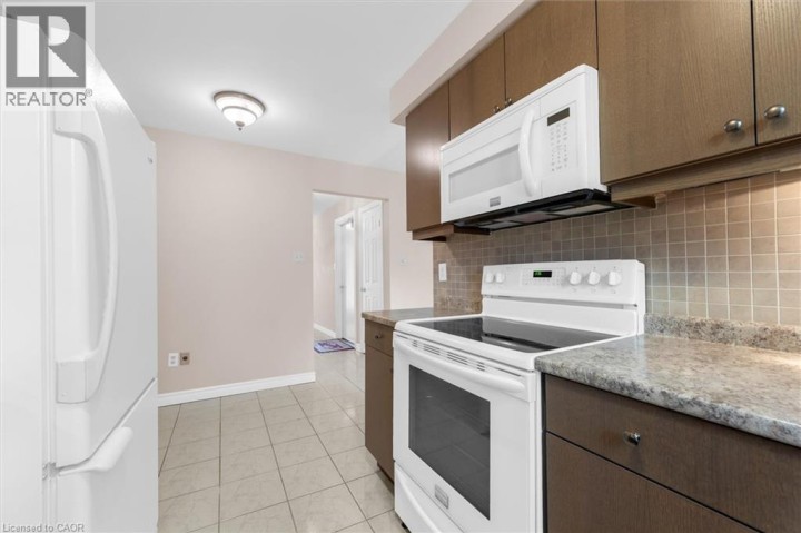 Photo 13 at 1 - 230 Meadowbrook Drive, Parkview Heights, Ancaster