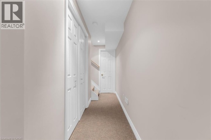 Photo 30 at 1 - 230 Meadowbrook Drive, Parkview Heights, Ancaster