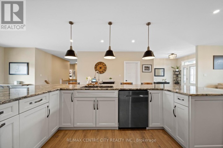 Photo 9 at 21 Belmont Avenue, Tillsonburg