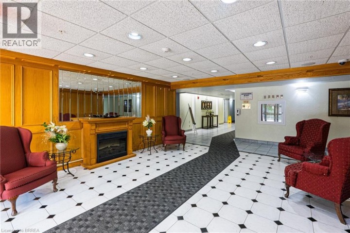 Photo 3 at 905 - 9 Bonheur Court, Lynden Hills, Brantford