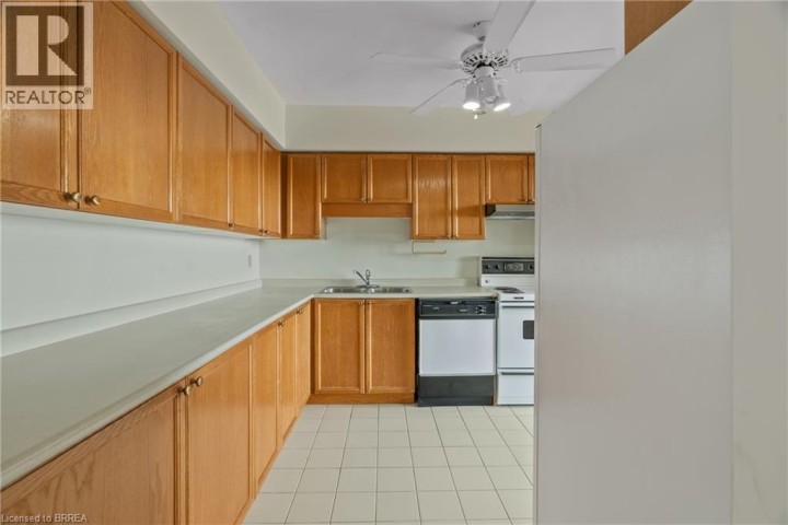 Photo 8 at 905 - 9 Bonheur Court, Lynden Hills, Brantford