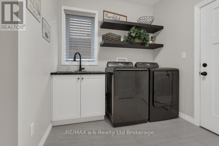 Photo 18 at 41 Lowrie Crescent, Tillsonburg