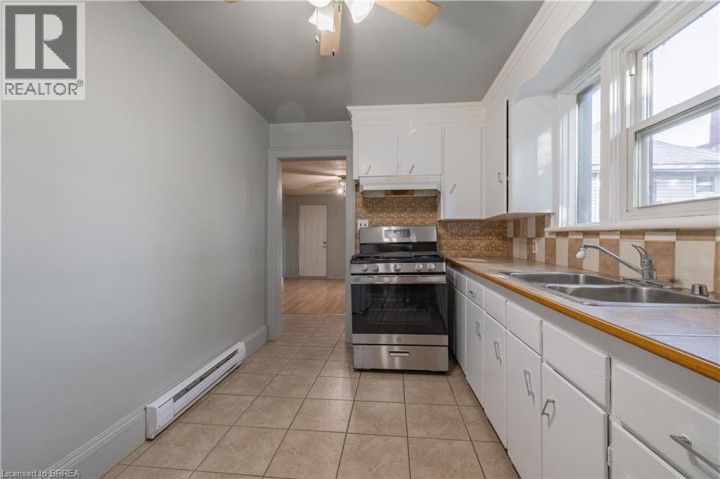 Photo 6 at 113 Brant Avenue, North Ward, Brantford