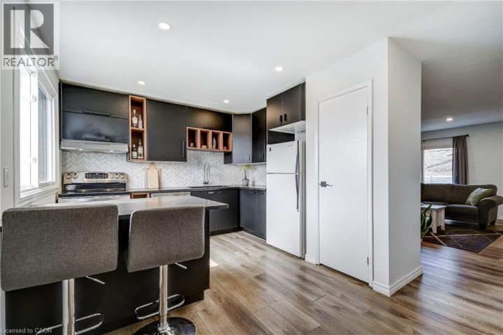 Photo 17 at 18 - 135 S Chalmers Street, Glenview, Lincoln, Oak, Cambridge