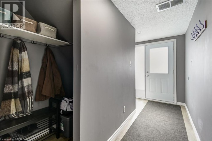 Photo 9 at 18 - 135 S Chalmers Street, Glenview, Lincoln, Oak, Cambridge