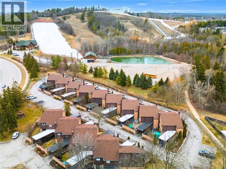 Photo 1 at 3 - 28 Underhill Crescent, Chicopee / Freeport, Kitchener