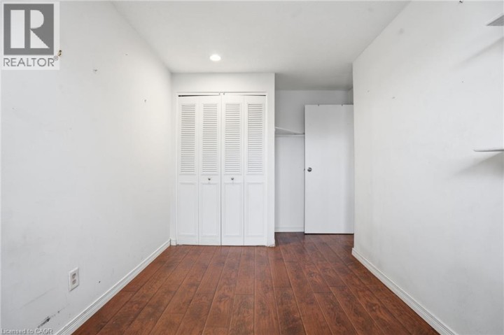 Photo 18 at 33 - 210 Glamis Road, Northview, Cambridge