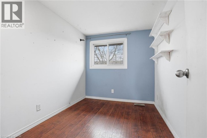 Photo 19 at 33 - 210 Glamis Road, Northview, Cambridge