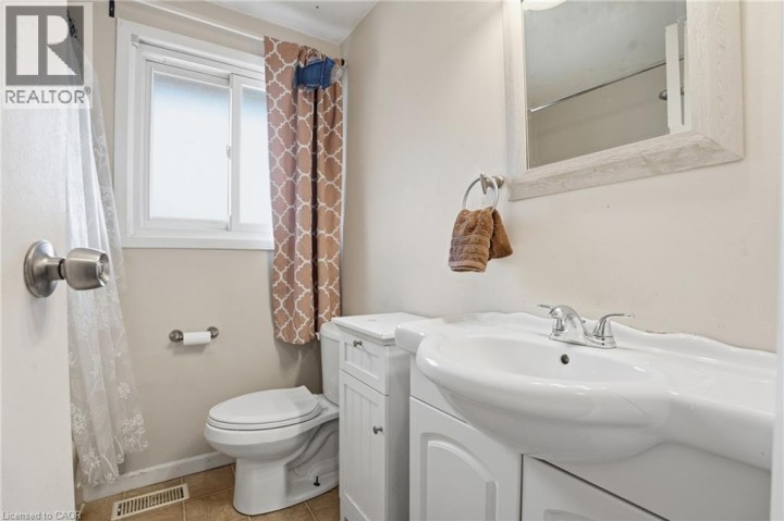 Photo 21 at 33 - 210 Glamis Road, Northview, Cambridge