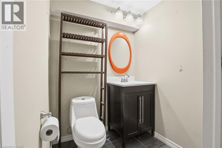 Photo 25 at 33 - 210 Glamis Road, Northview, Cambridge