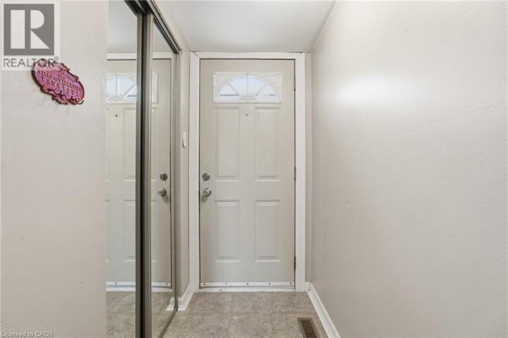 Photo 3 at 33 - 210 Glamis Road, Northview, Cambridge