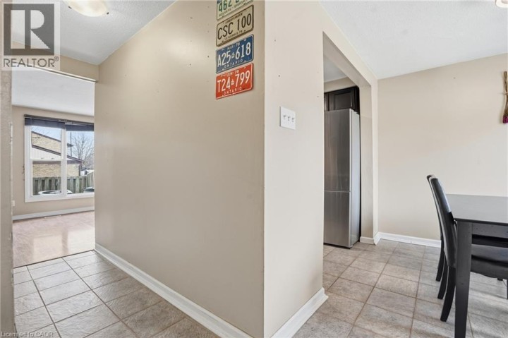 Photo 5 at 33 - 210 Glamis Road, Northview, Cambridge