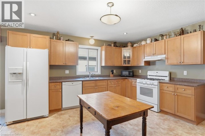 Photo 10 at 9 Pace Avenue, Cainsville / Brookfield, Brantford