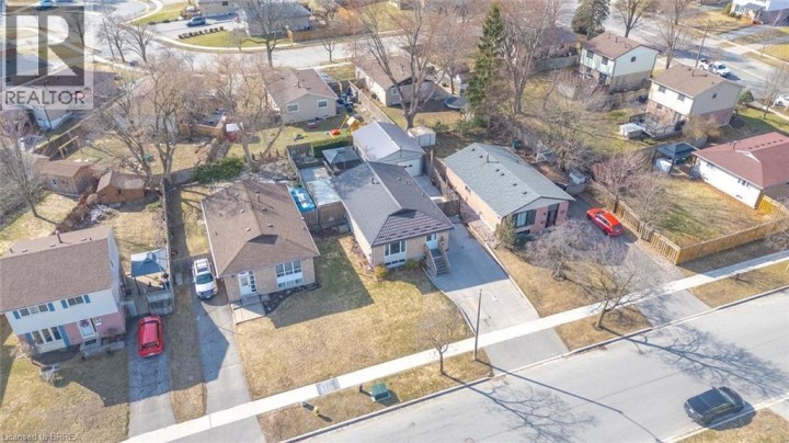 Photo 4 at 136 Woodlawn Avenue, Woodlawn, Brantford