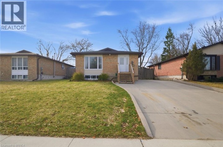 Photo 6 at 136 Woodlawn Avenue, Woodlawn, Brantford