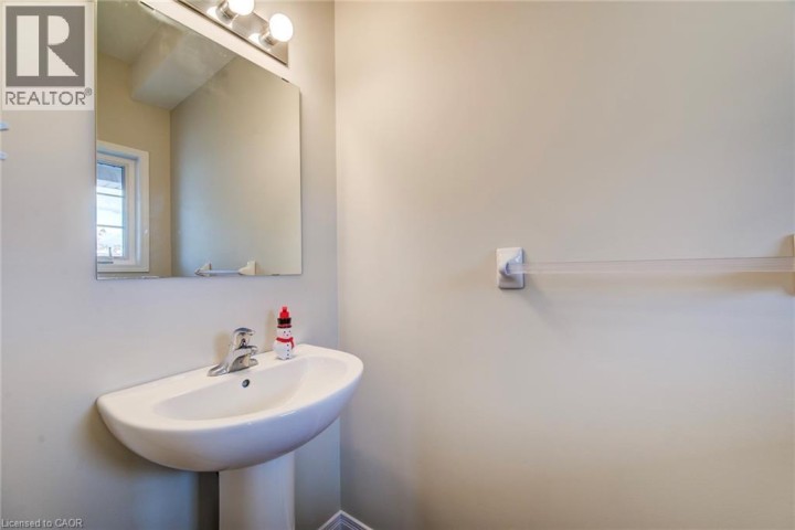 Photo 8 at 40 - 50 Pinnacle Drive, Pioneer Park / Doon / Wyldwoods, Kitchener