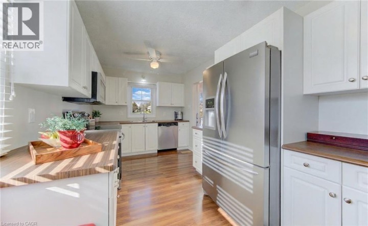 Photo 10 at 190 Natchez Road, Stanley Park / Centreville, Kitchener