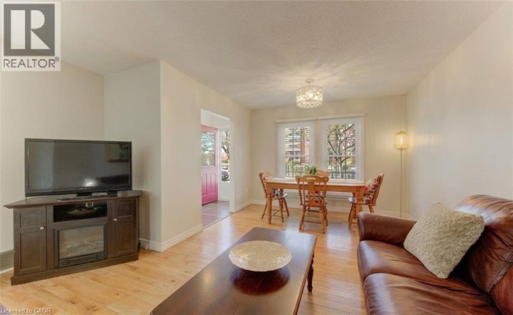 Photo 11 at 190 Natchez Road, Stanley Park / Centreville, Kitchener