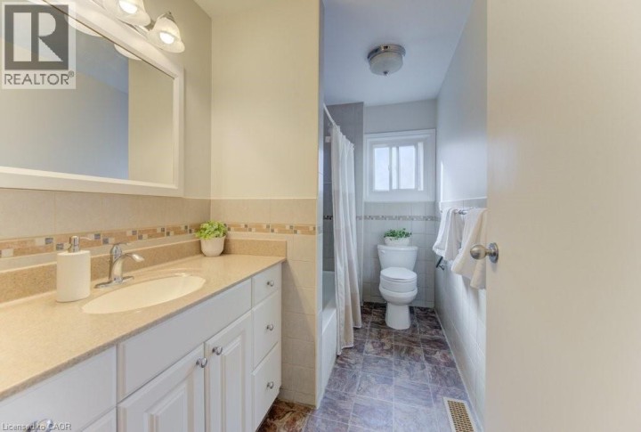 Photo 19 at 190 Natchez Road, Stanley Park / Centreville, Kitchener