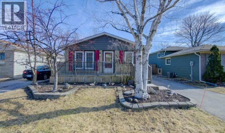 Photo 2 at 190 Natchez Road, Stanley Park / Centreville, Kitchener