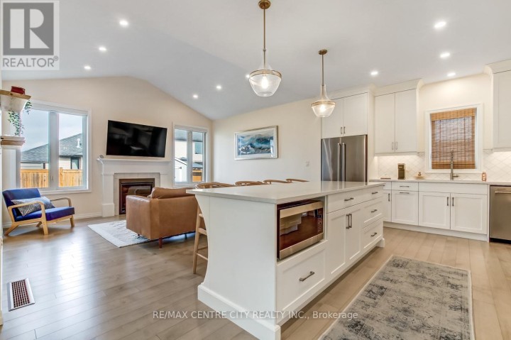 Photo 10 at 8 Redhaven Lane, St. Thomas