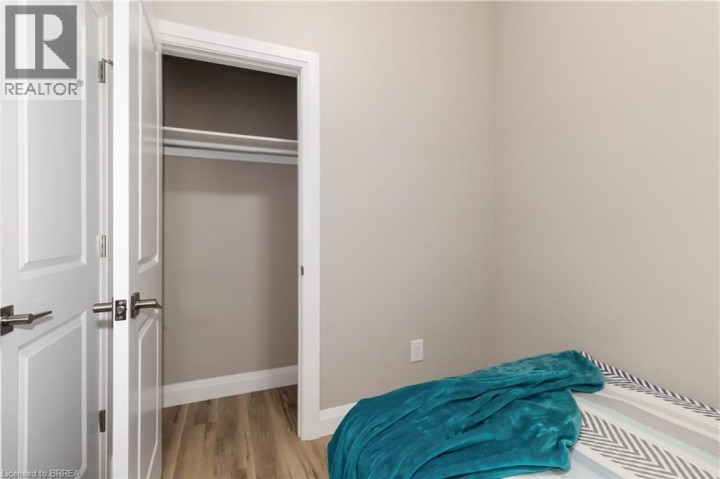 Photo 8 at 16 Mt. Pleasant Street, Old West Brant, Brantford