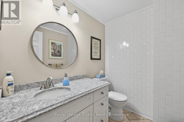 Photo 13 at 637 Lansdowne Avenue, Woodstock - North, Woodstock