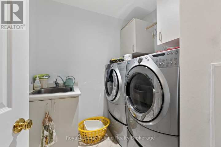 Photo 14 at 637 Lansdowne Avenue, Woodstock - North, Woodstock