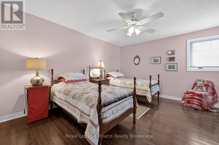 Photo 21 at 637 Lansdowne Avenue, Woodstock - North, Woodstock