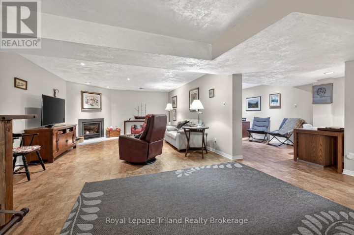 Photo 25 at 637 Lansdowne Avenue, Woodstock - North, Woodstock