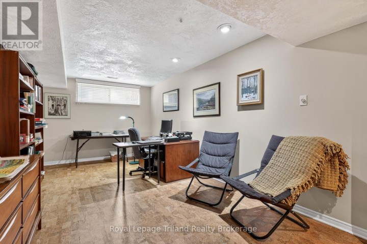 Photo 26 at 637 Lansdowne Avenue, Woodstock - North, Woodstock