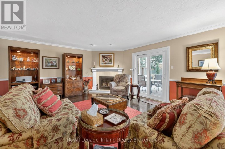 Photo 6 at 637 Lansdowne Avenue, Woodstock - North, Woodstock