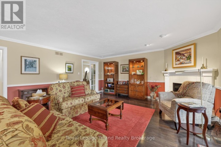 Photo 9 at 637 Lansdowne Avenue, Woodstock - North, Woodstock